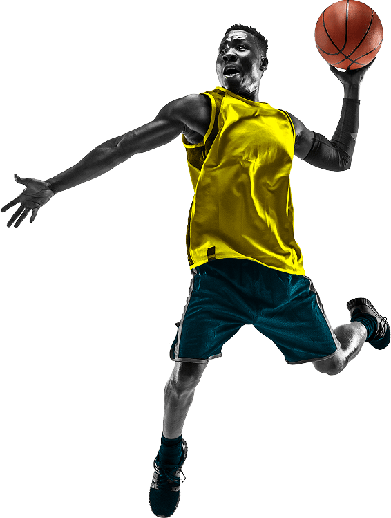 Basketballspieler mit gelbem Trikot und blauen Shorts springt mit einem Basketball.